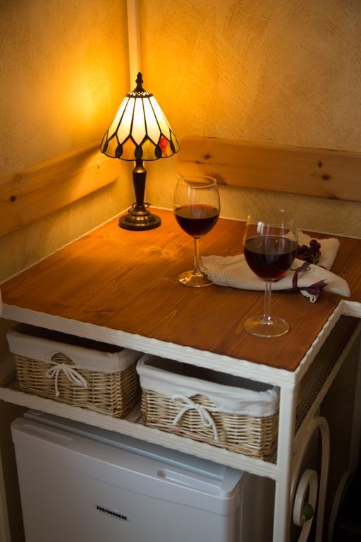Country Court Bed and Breakfast Curteni Δωμάτιο φωτογραφία