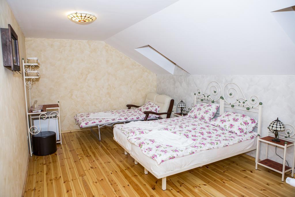 Country Court Bed and Breakfast Curteni Εξωτερικό φωτογραφία